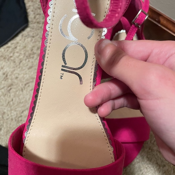 pink heels - Picture 4 of 5